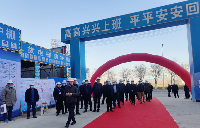 推進文明施工精細化管理 讓品牌更具生命力---蒙城名邦·鯤鵬御府（潤園）“推行建筑施工安全質(zhì)量標準”觀摩會圓滿結(jié)束
