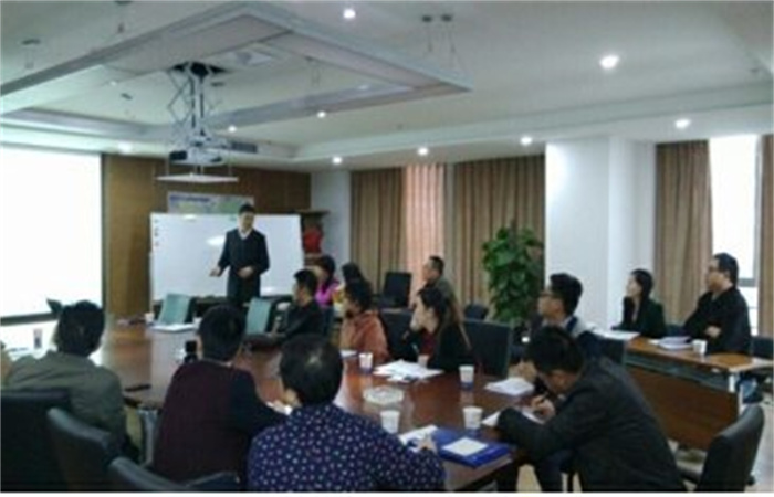 “從線(xiàn)上到線(xiàn)下，從自主學(xué)習(xí)到共同分享”——記集團(tuán)管理沙龍地產(chǎn)專(zhuān)場(chǎng)
